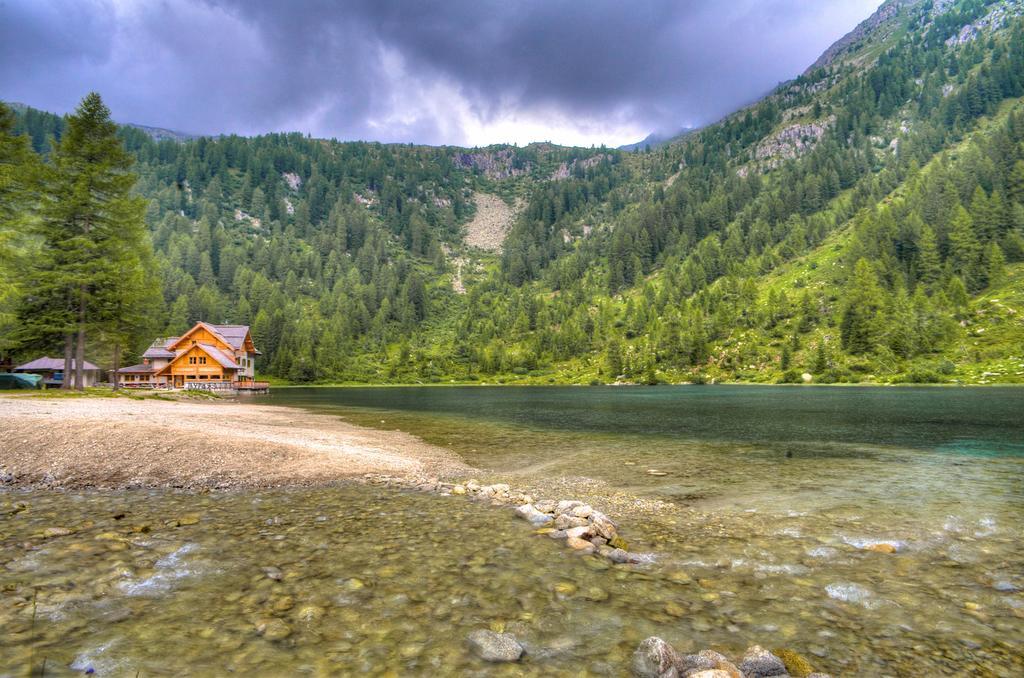 Rifugio Lago Nambino Madonna Dış mekan fotoğraf